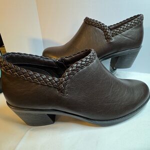 ankle boots Easy Street NWOT side zipper chunky heel braided detail brown 12W
